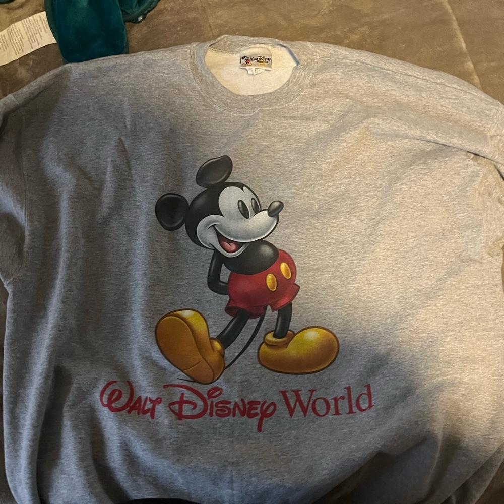 Vintage Disney world crewneck